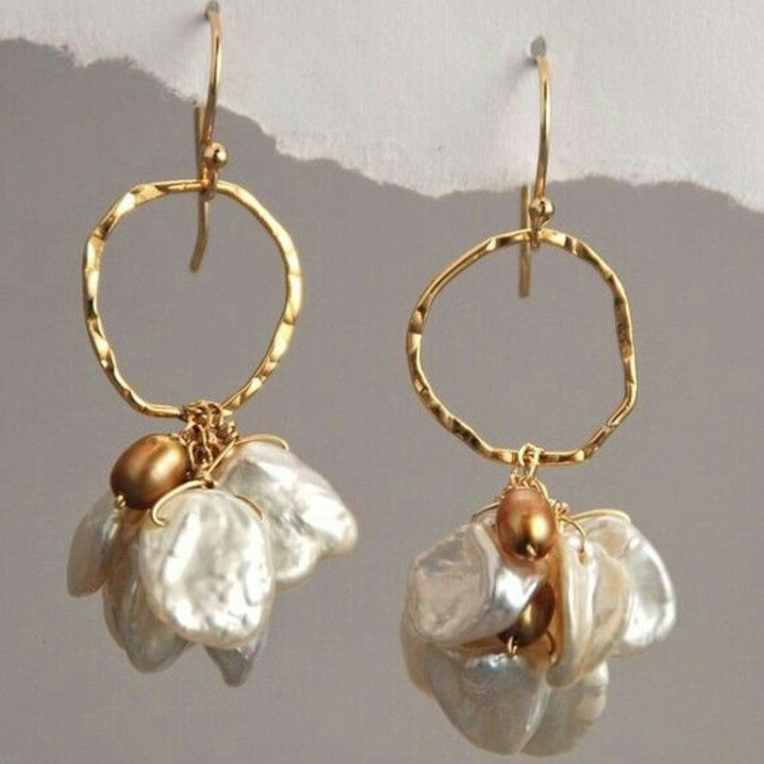 Boucles d'oreilles rétro avec perles et fleurs pendantes en or