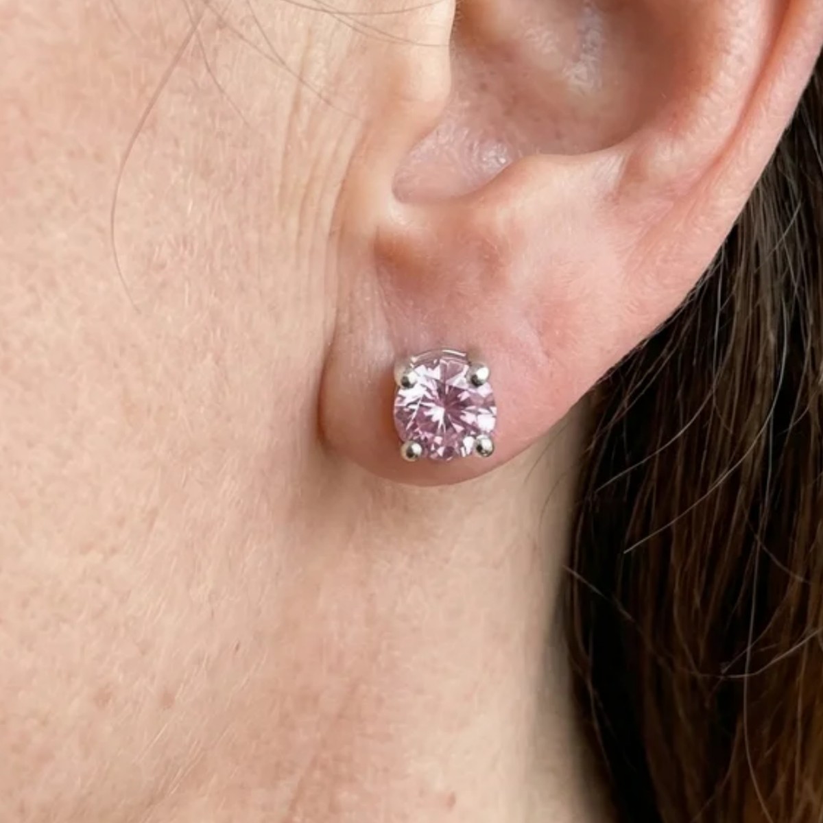 Boucles d'oreilles rondes en saphir rose en or blanc