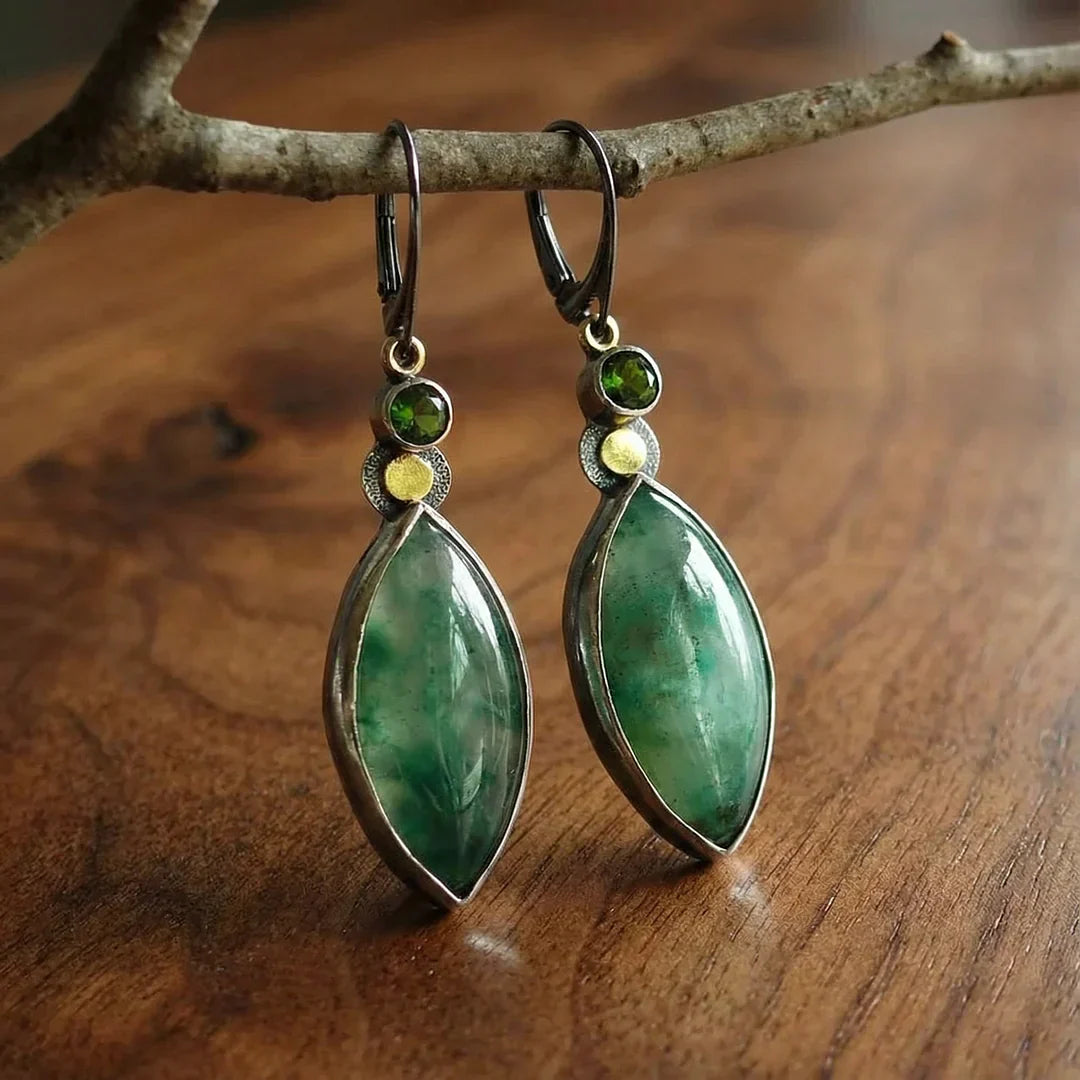 Boucles d'oreilles vintage avec pierre verte en or
