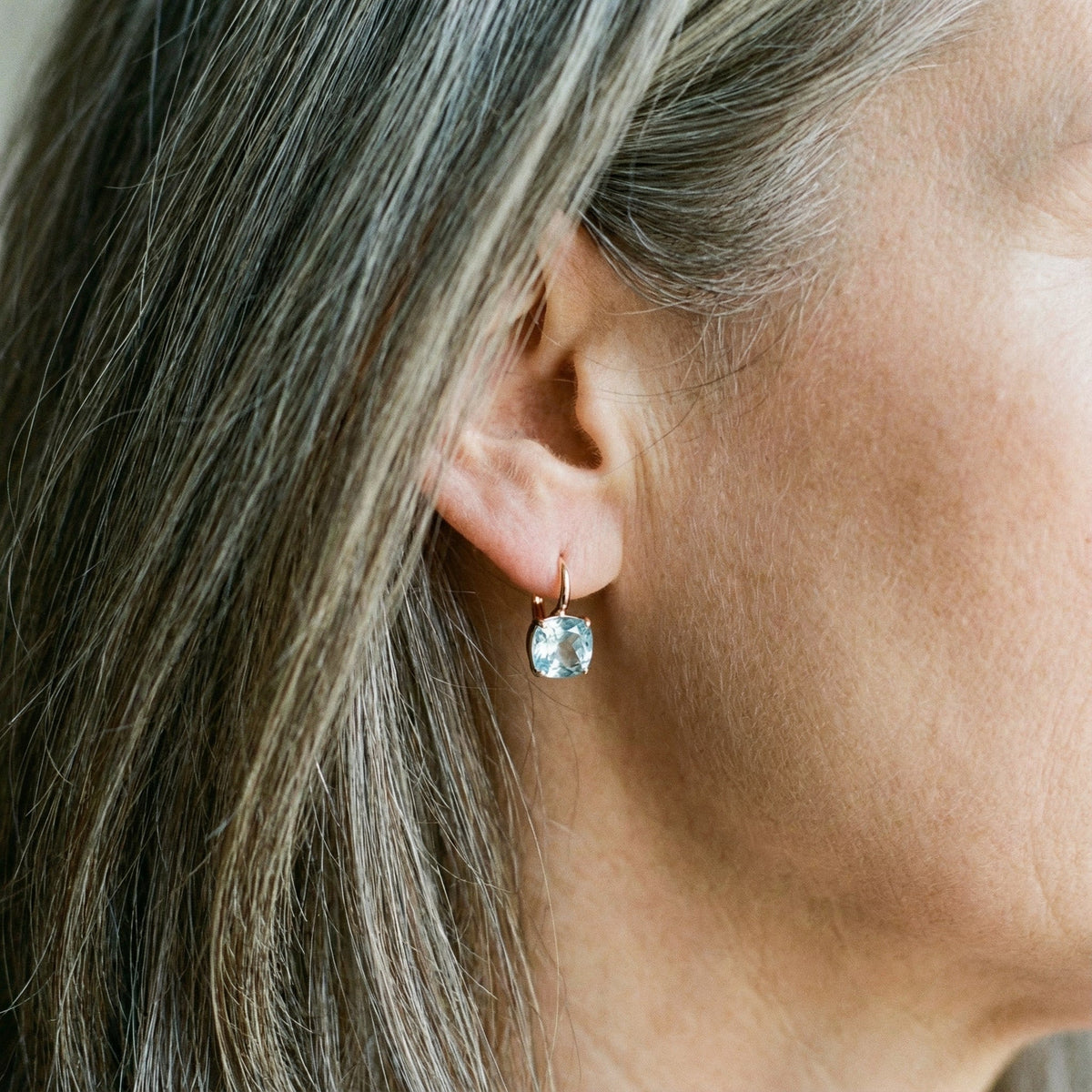 Boucles d'oreilles vintage bleues à brillants intégrés en or
