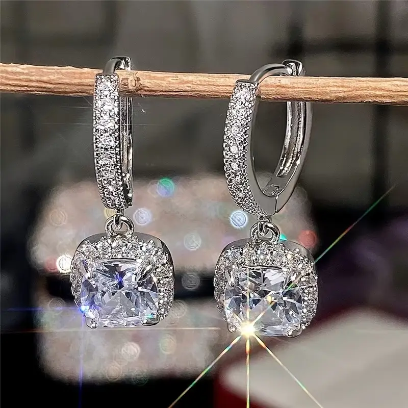 Boucles d'oreilles vintage à brillants en or blanc