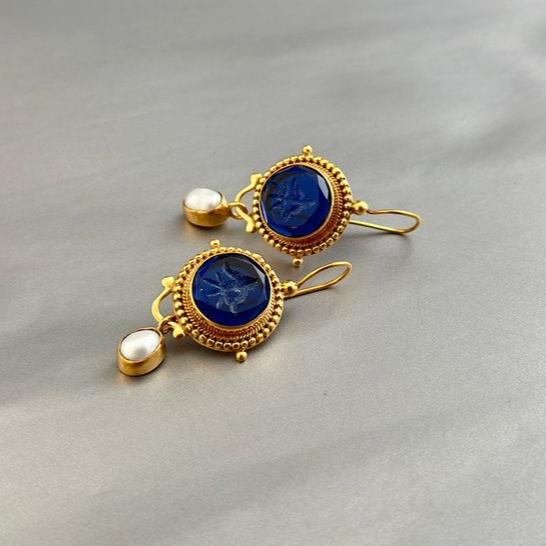 Boucles d'oreilles vintage en or avec perles bleues