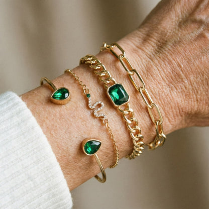 Bracelet avec des cristaux verts