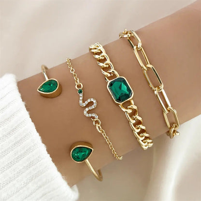 Bracelet avec des cristaux verts