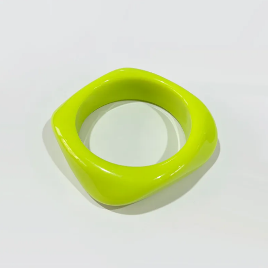 Bracelet carré coloré en acrylique en or