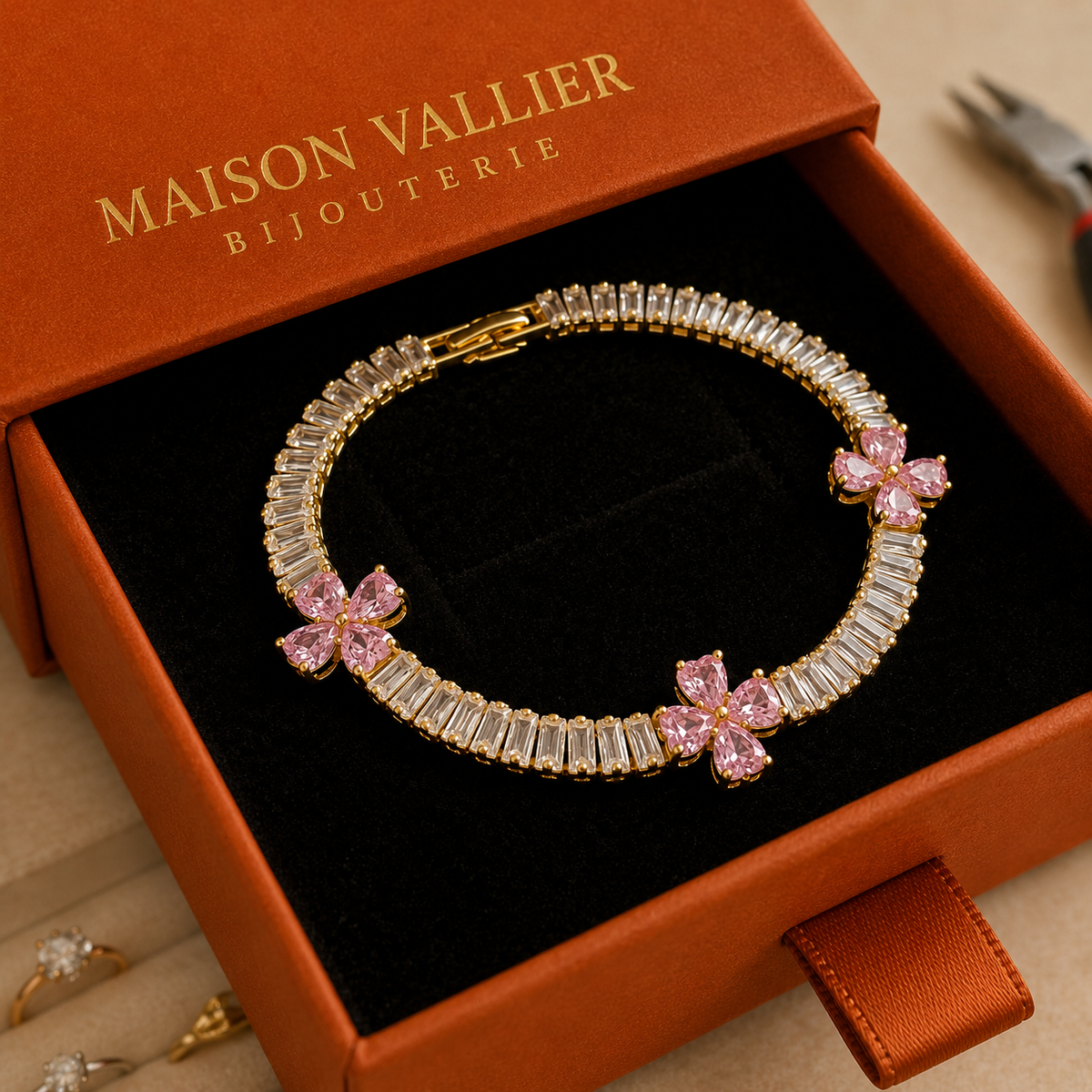 Bracelet en cœur avec améthyste et trèfle en or