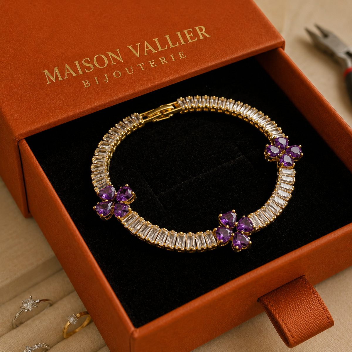 Bracelet en cœur avec améthyste et trèfle en or