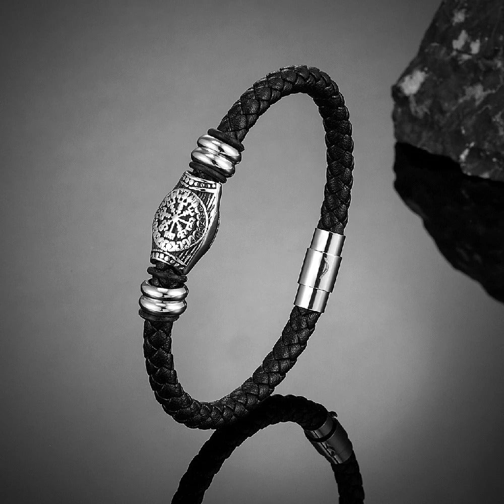 Bracelet en cuir tressé noir Boussole Viking en or