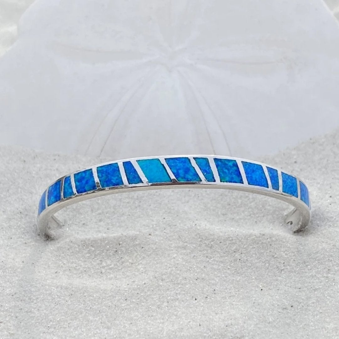 Bracelet en opale bleue en or blanc