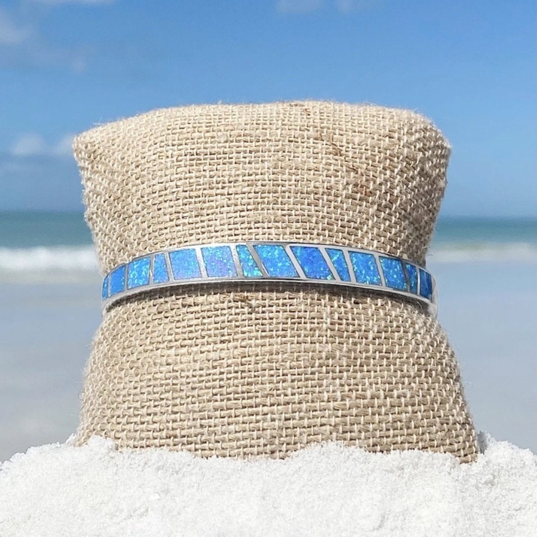 Bracelet en opale bleue en or blanc