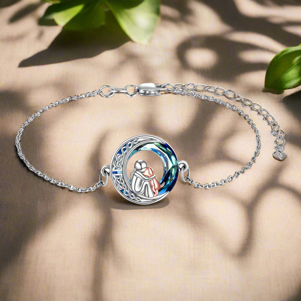 Bracelet réglable avec pendentif en forme de chien en or blanc
