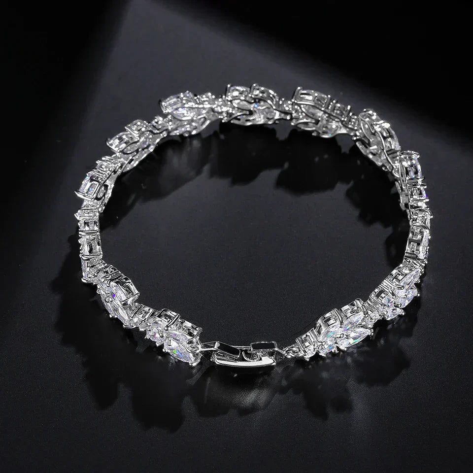 Bracelet rétro avec chaîne brillante en or blanc