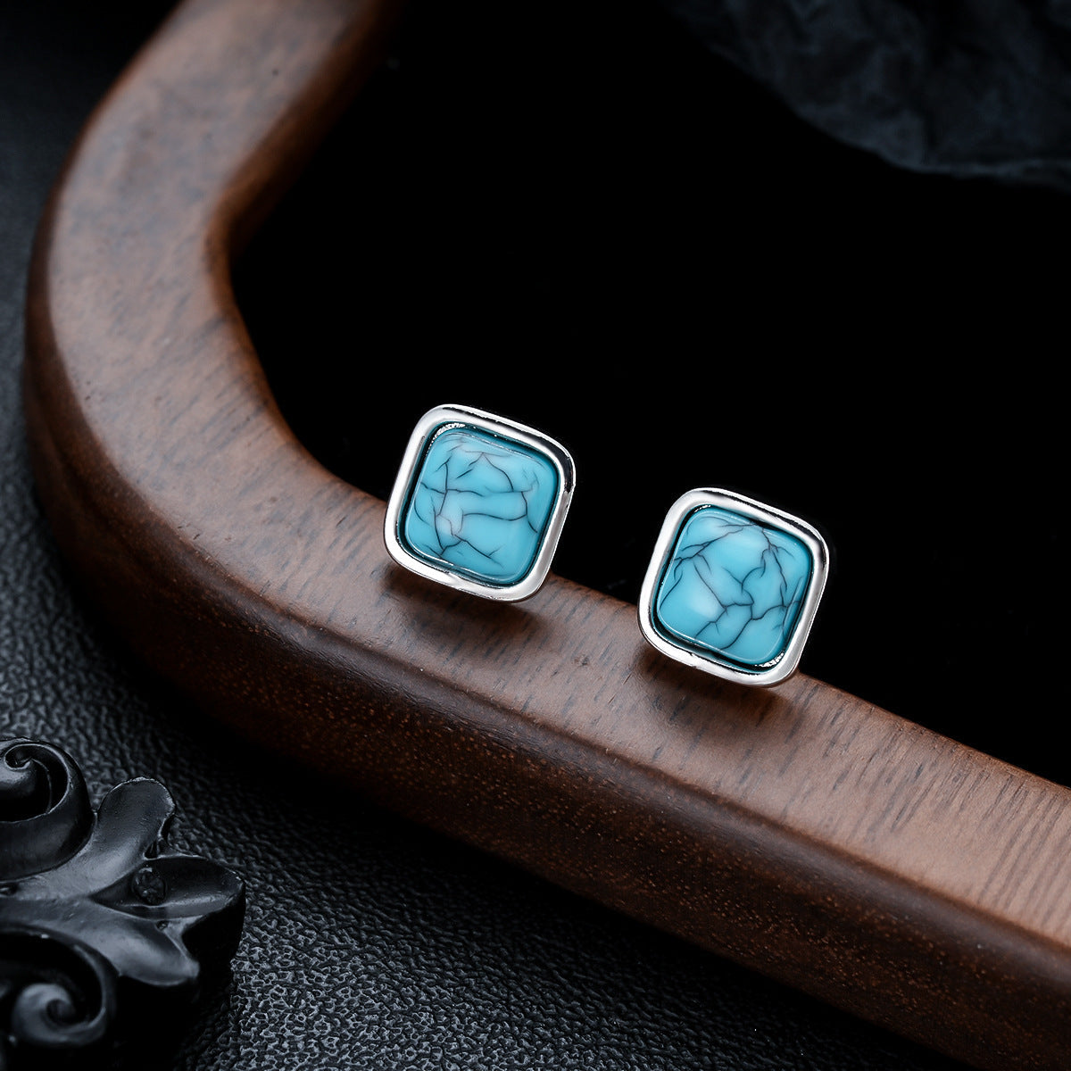 Clous carrés turquoise en or blanc