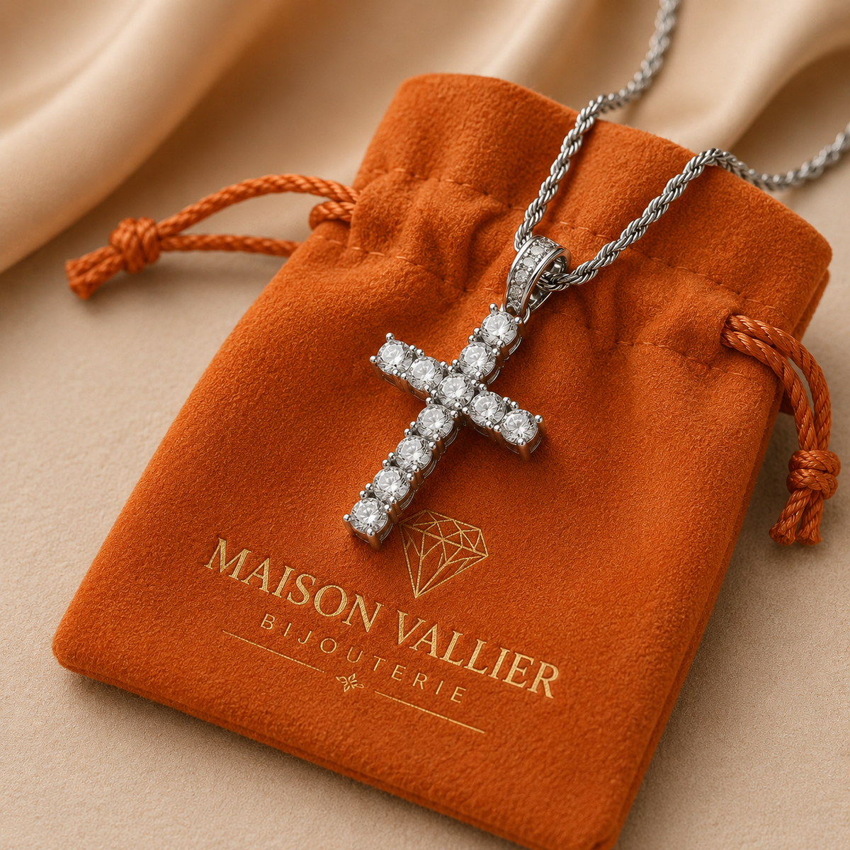 Collier croix en or