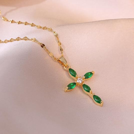 Collier croix émeraude en or
