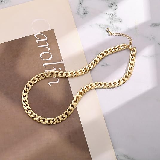 Collier cubain à gros maillons en or