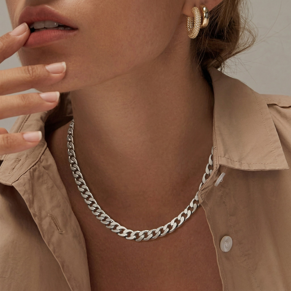 Collier cubain à gros maillons en or blanc