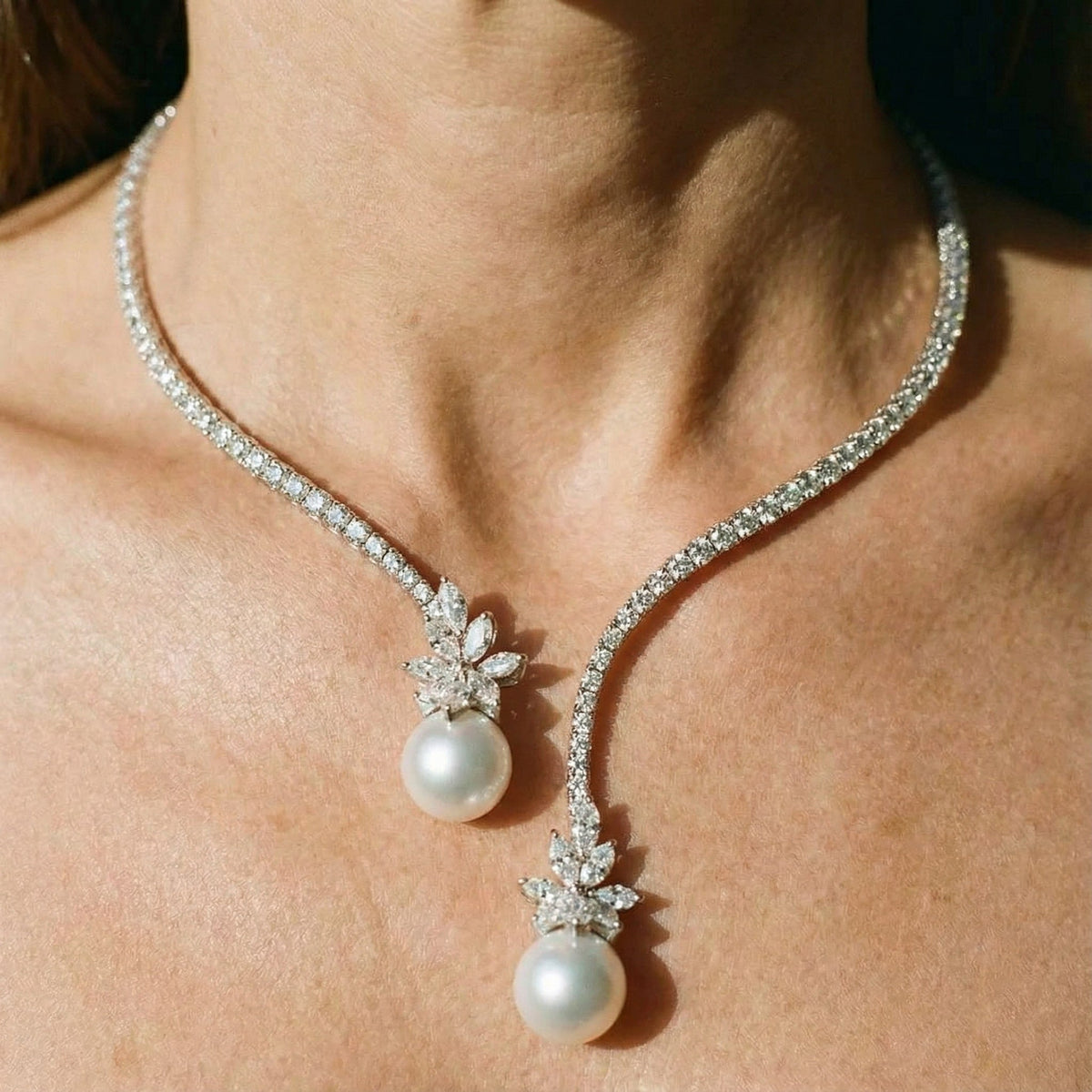 Collier élégant et éclatant en perles en or blanc