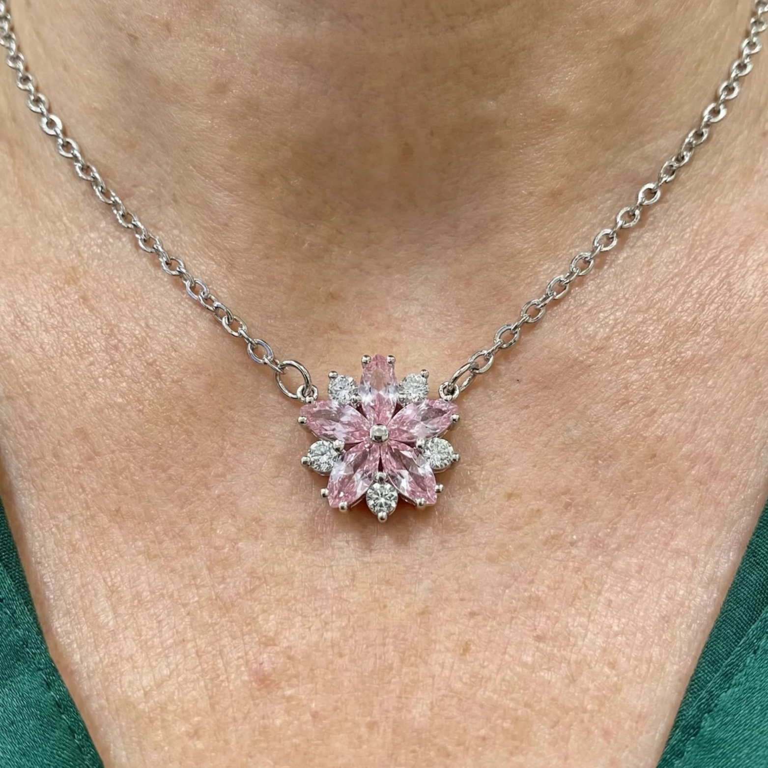 Collier Fleur de Cerisier | Or Blanc