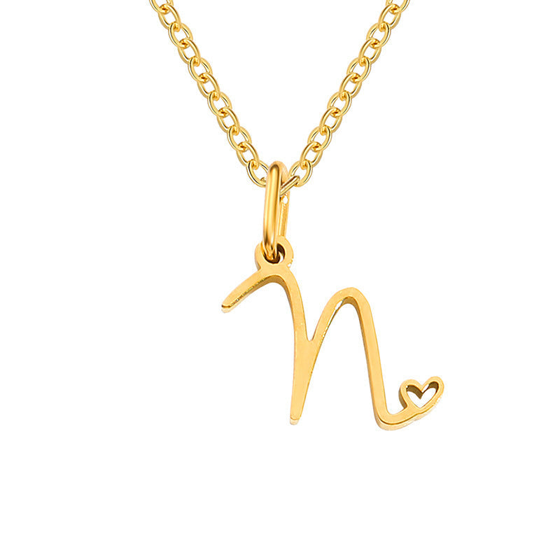 Collier initial coeur en or