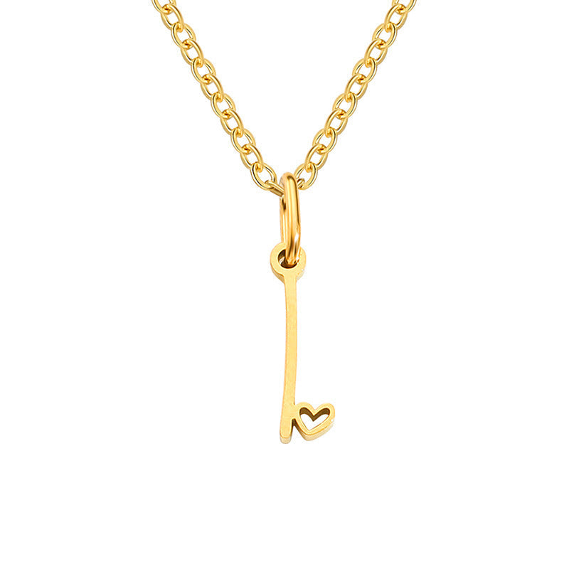 Collier initial coeur en or