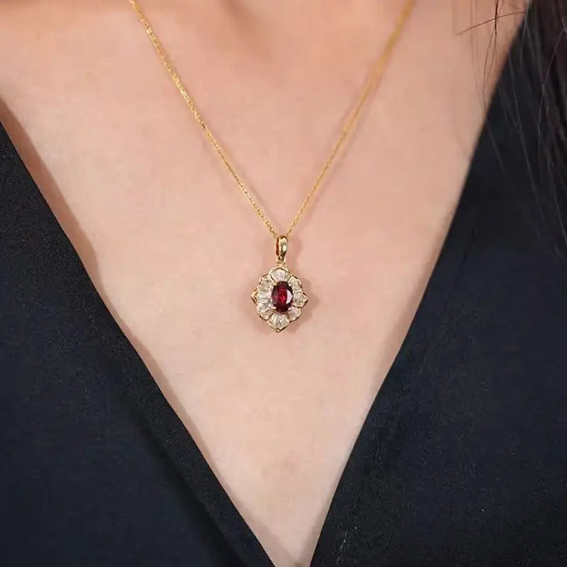 Collier Kavella soleil cramoisi en or