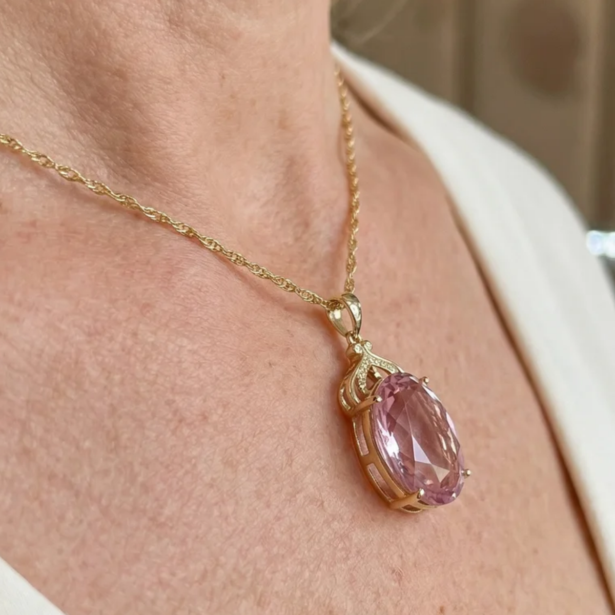 Collier ovale impérial en saphir rose en or