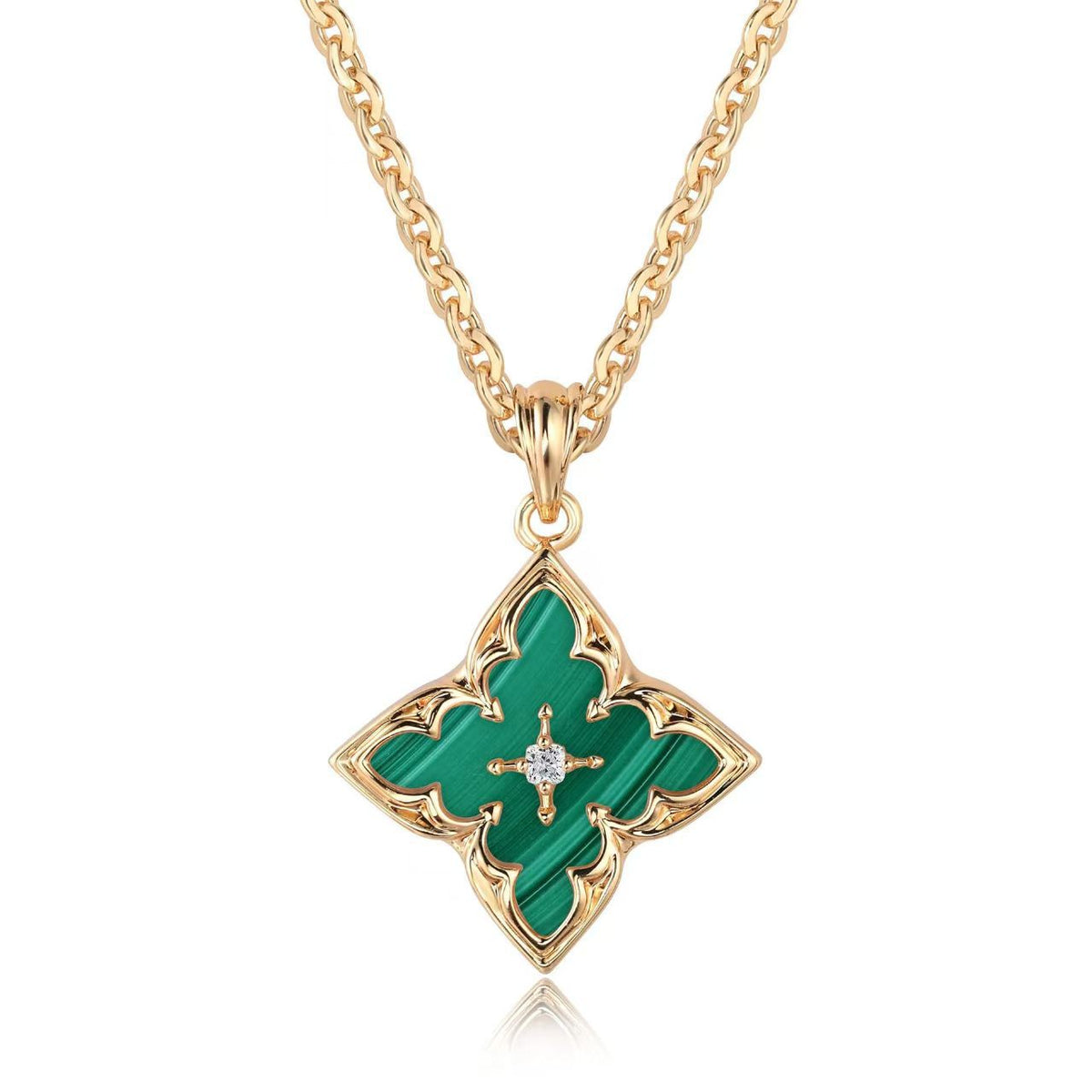 Collier pendentif trèfle bleu en or