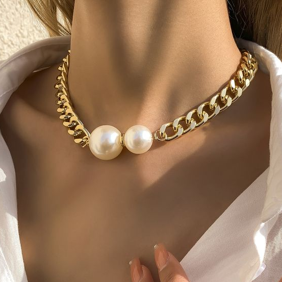 Collier à double chaîne avec marguerites en or
