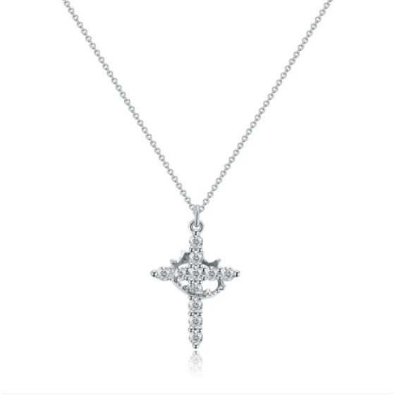 Collier avec croix et couronne en diamants en or