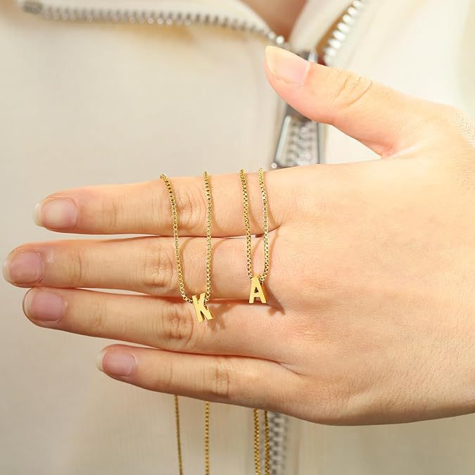 Collier avec initiale de lettre d'amour en or