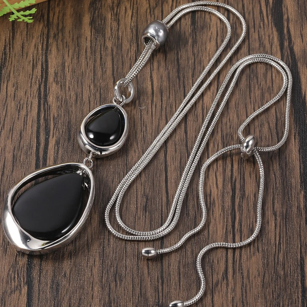 Collier avec pendentif rétro et pierre noire en or