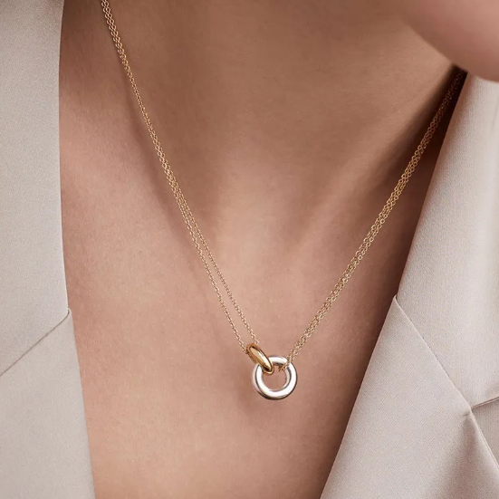 Collier avec pendentif rond géométrique en or