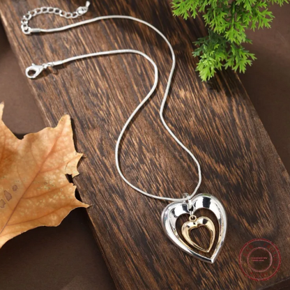 Collier avec un Cœur Suspendu en Deux Tons