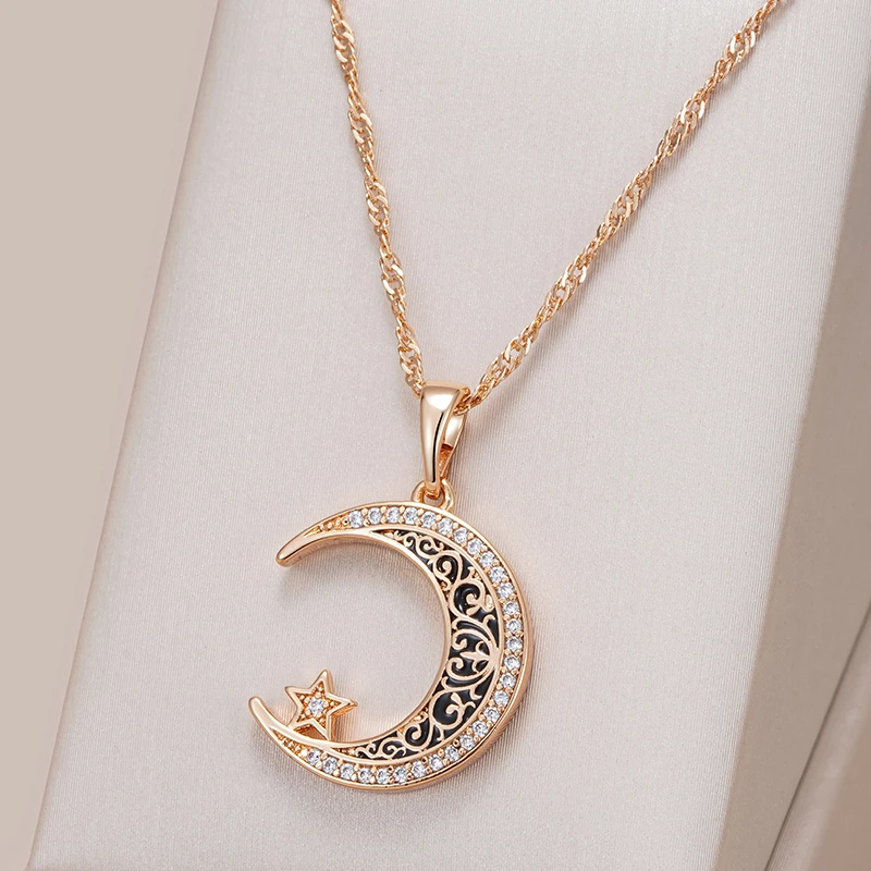 Collier de lune brillant et élégant en or