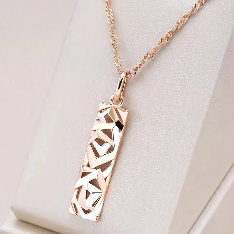 Collier élégant et or en or blanc