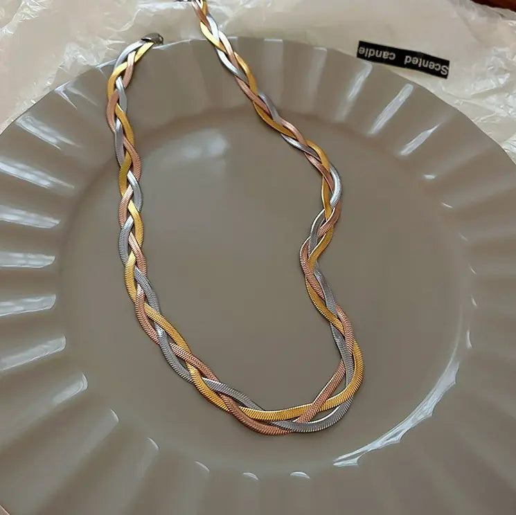 Collier élégant en or