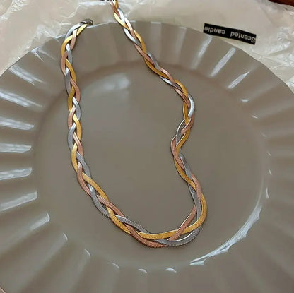 Collier élégant en or et argent