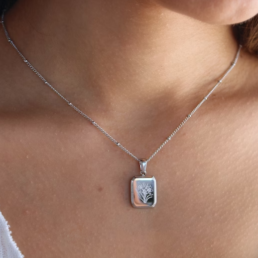 Collier rétro en or blanc