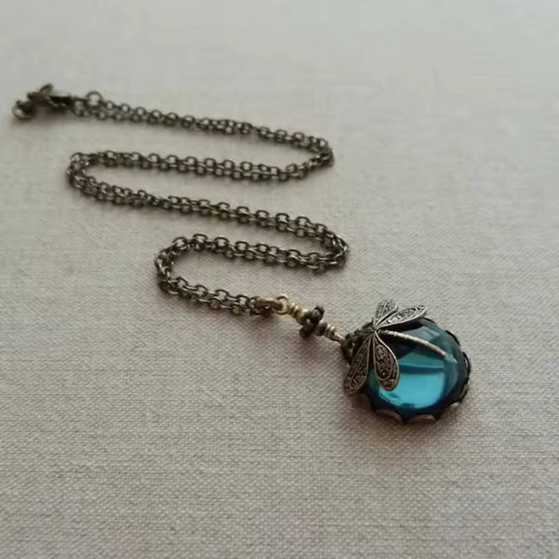 Collier en libellule rétro en or