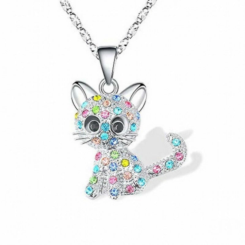Collier avec des chatons et des brillants colorés en or blanc