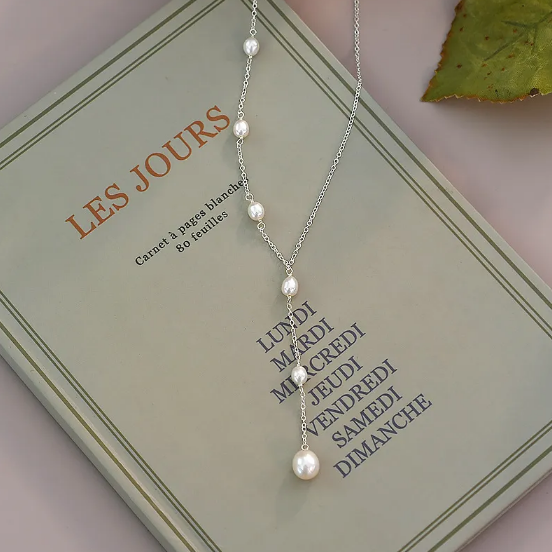 Collier avec perles fraîches en or