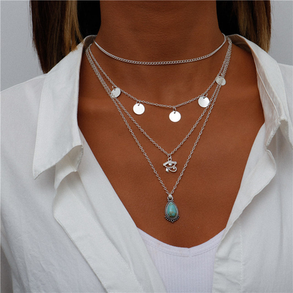 Collier en argent avec pierres bleues