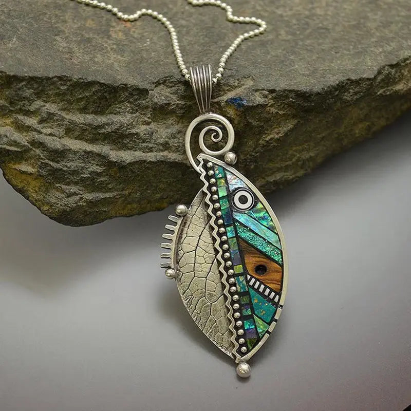 Collier en cristal avec feuille verte vintage en or blanc