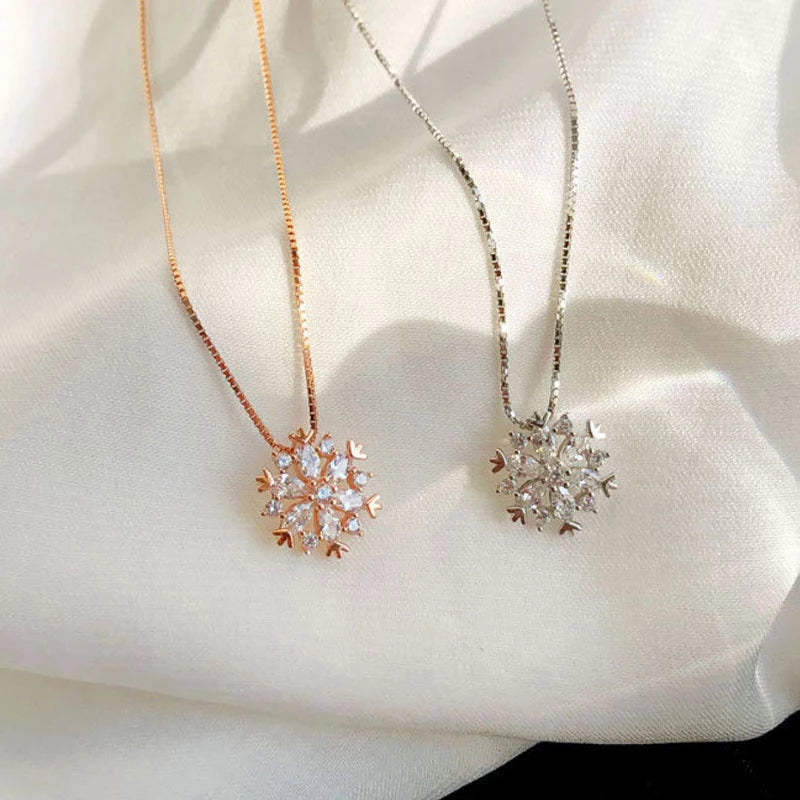 Collier en cristal avec neige brillante en or rose