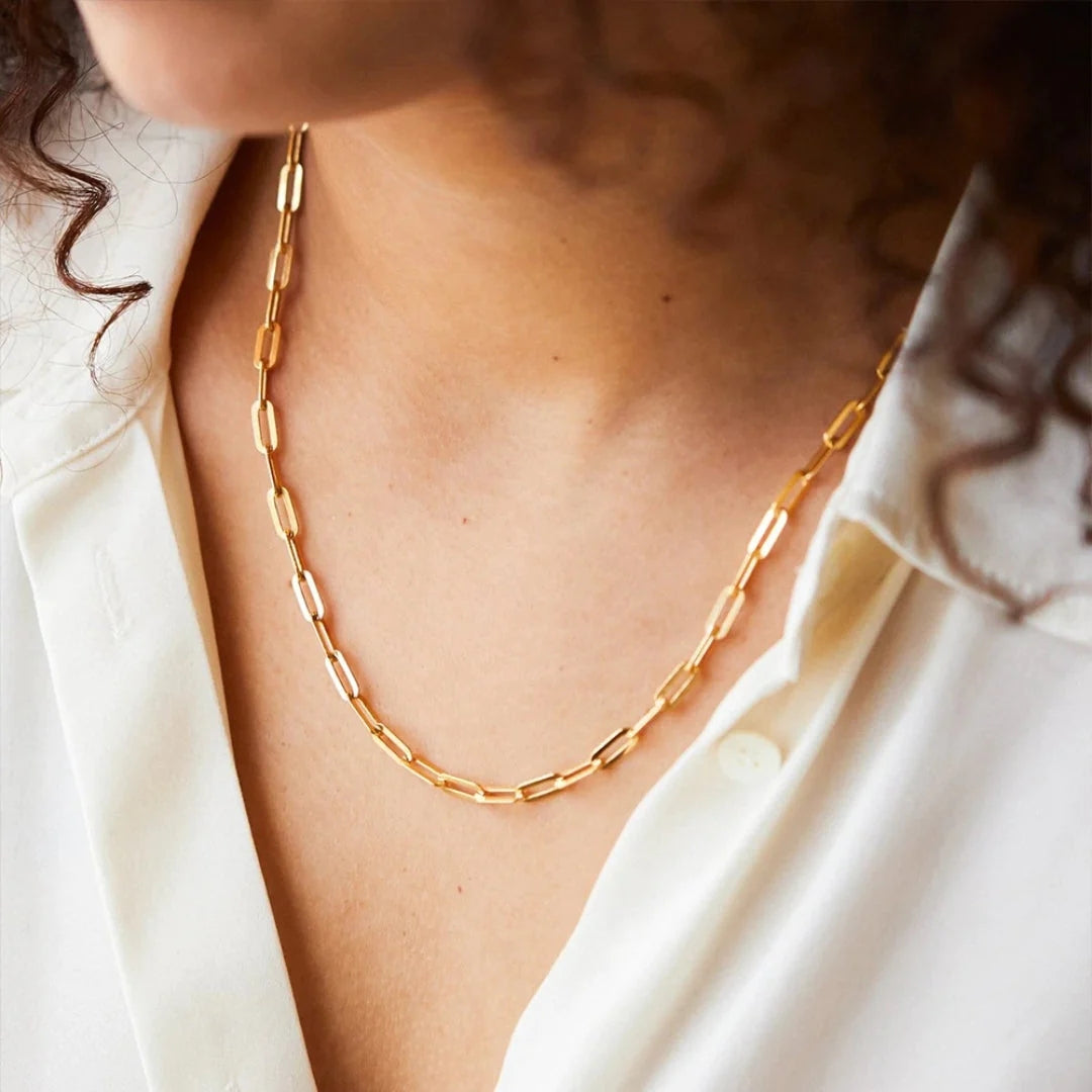 Collier avec chaîne classique en or