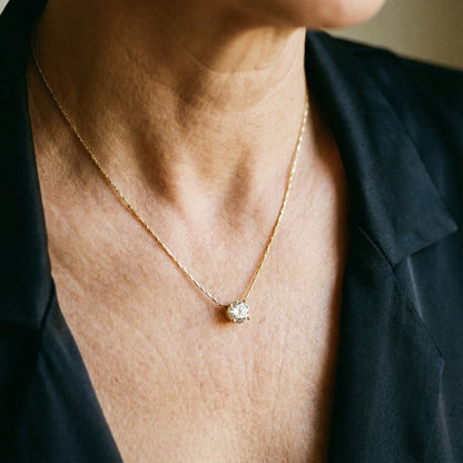 Collier en or avec diamants