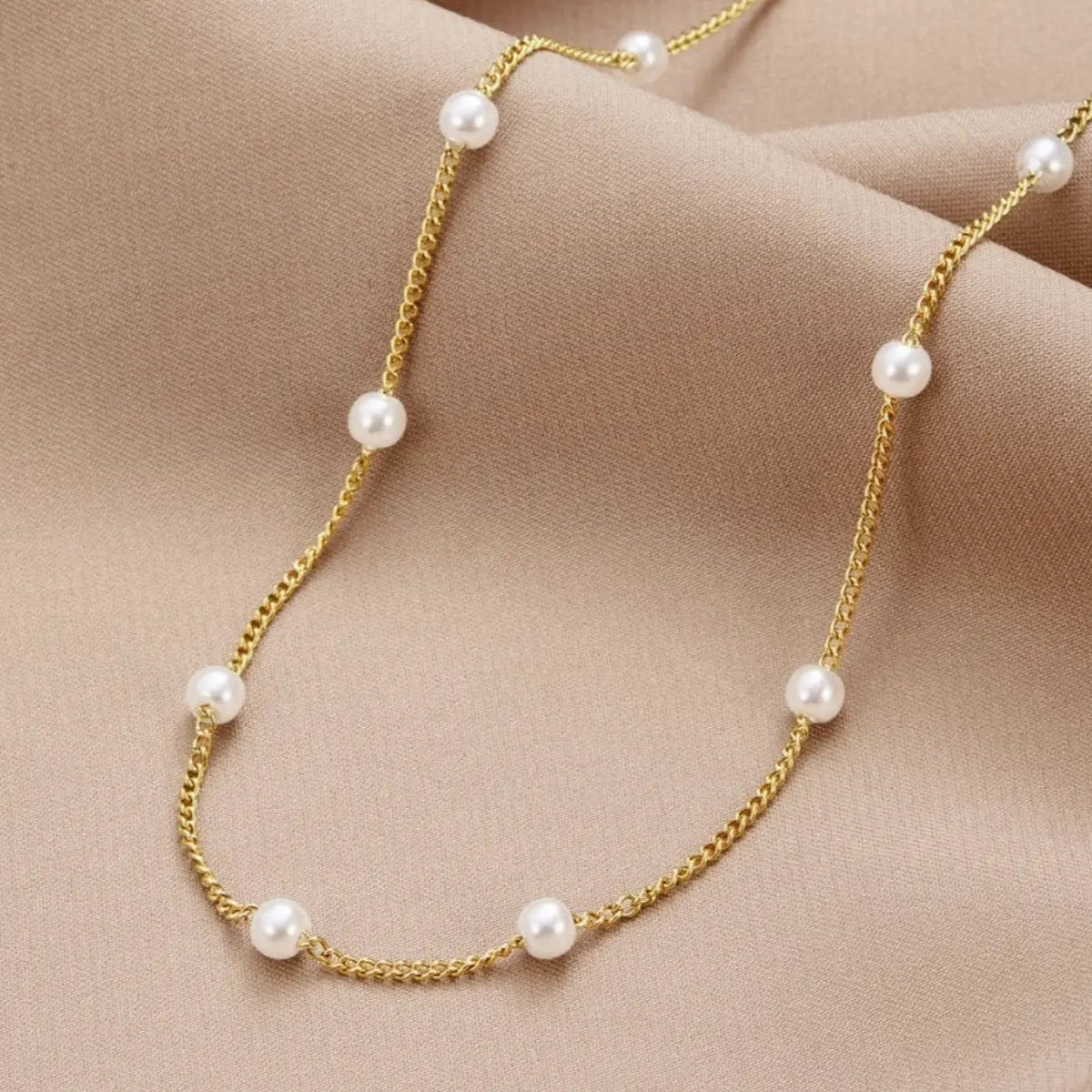 Collier avec perle naturelle en or