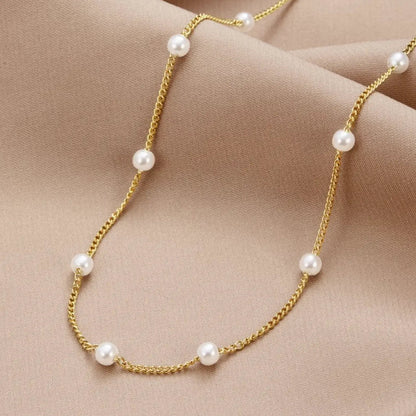 Collier en or avec perle naturelle