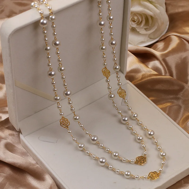 Collier en or élégant avec petite perle